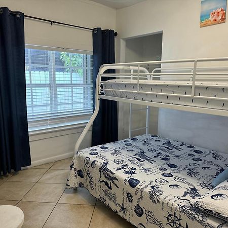 B5 Best Value On Private Bedroom With Private Bathroom In Little Havana, Miami Esterno foto