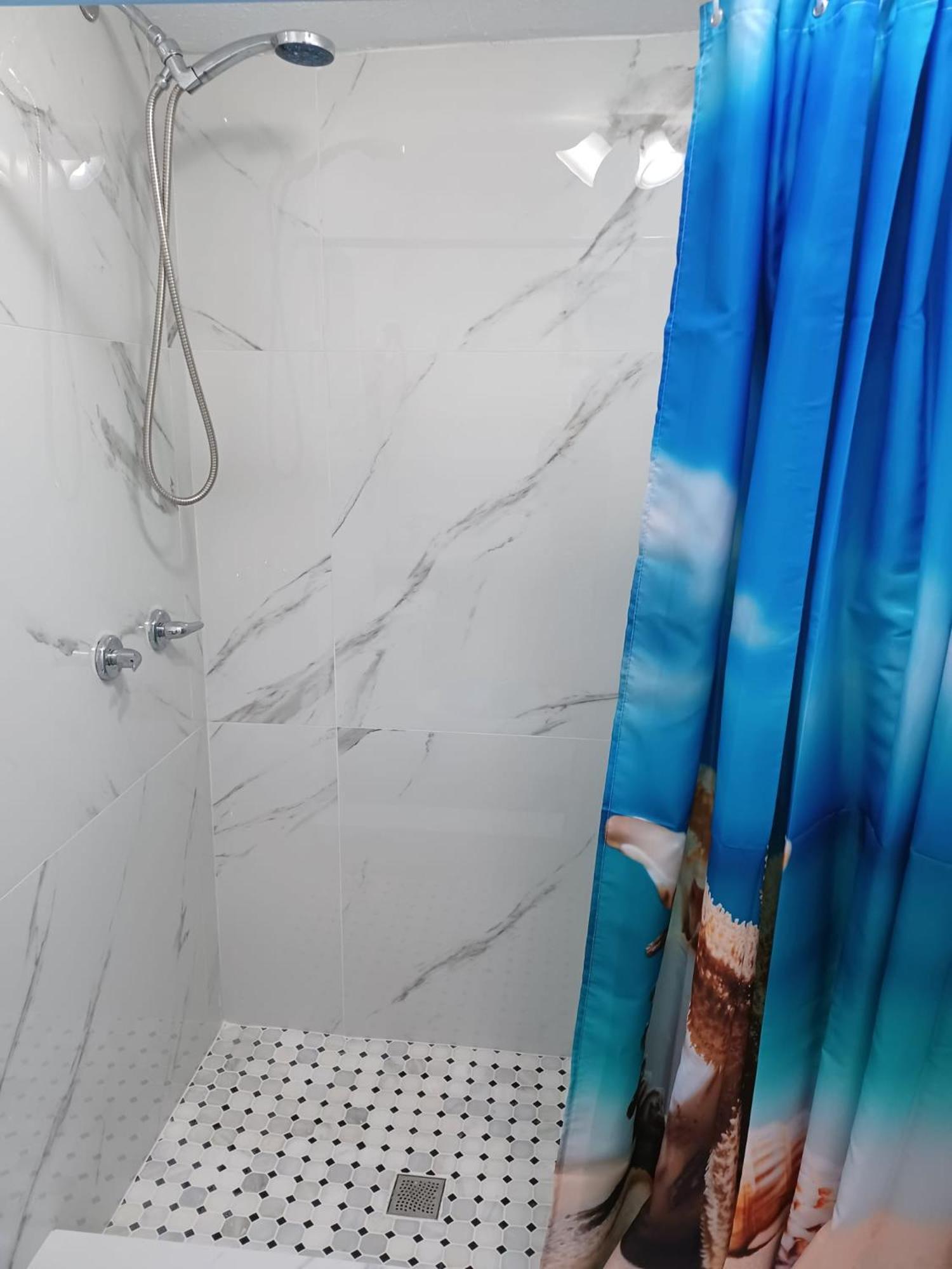 B5 Best Value On Private Bedroom With Private Bathroom In Little Havana, Miami Esterno foto